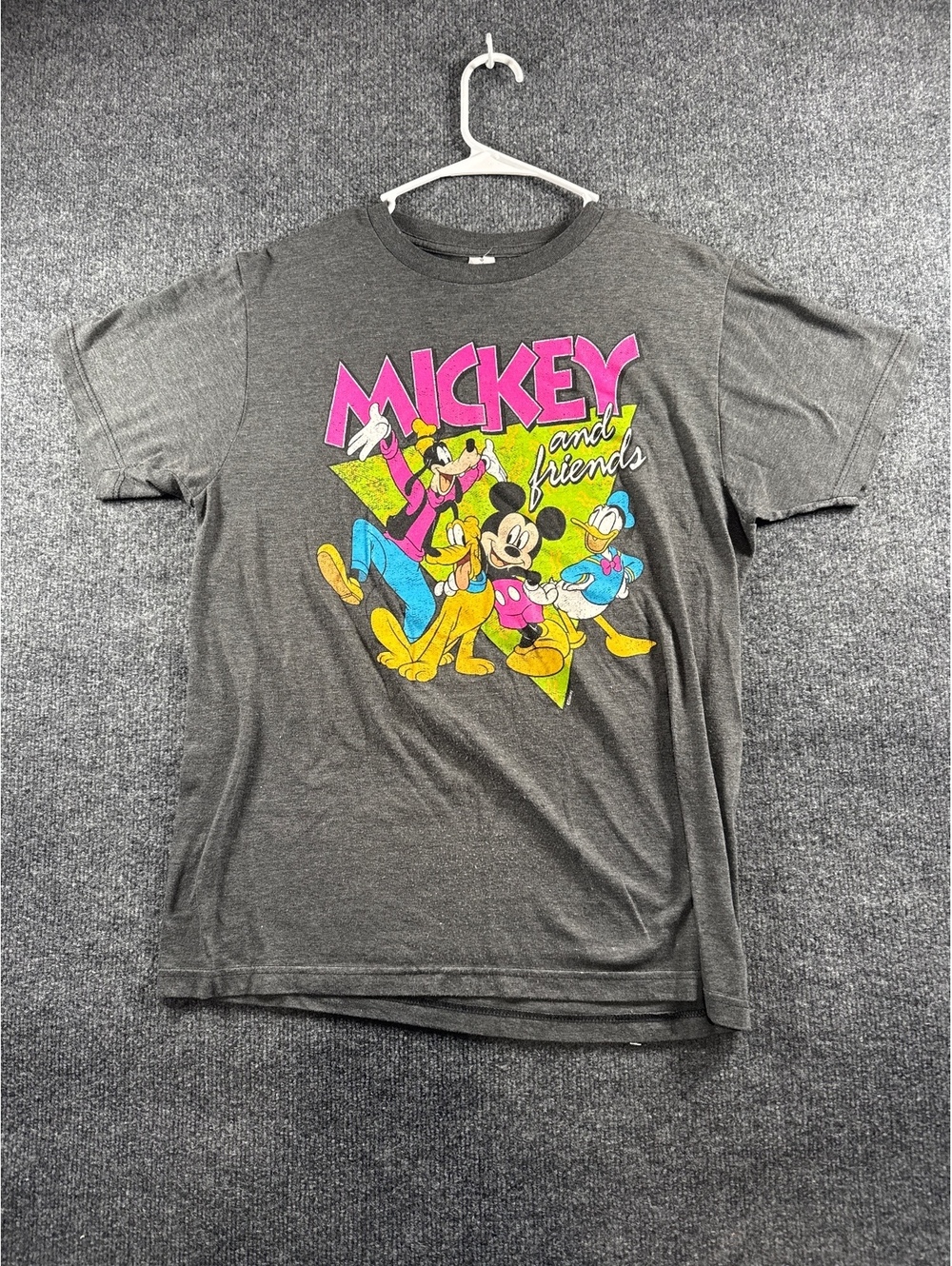 Disney Mickey Mouse and Friends Pluto Goofy Donald Duck Graphic T Shirt Mens M